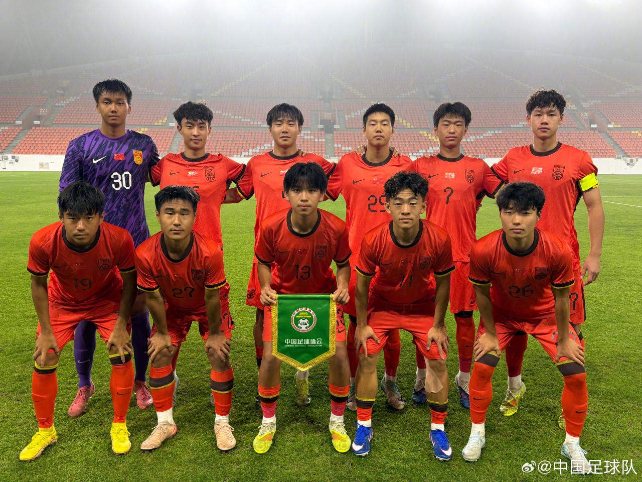 U17国足肇庆热身2-0胜塔吉克斯坦 邝兆镭凌空斩谢晋锁定胜局