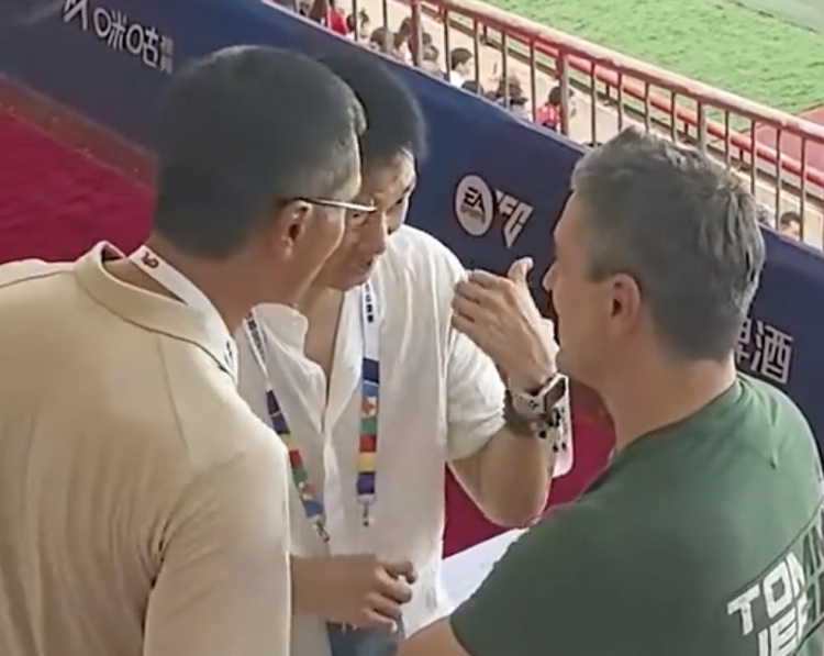 邵佳一安东尼奥同场考察河南 航海体育场见证1-1