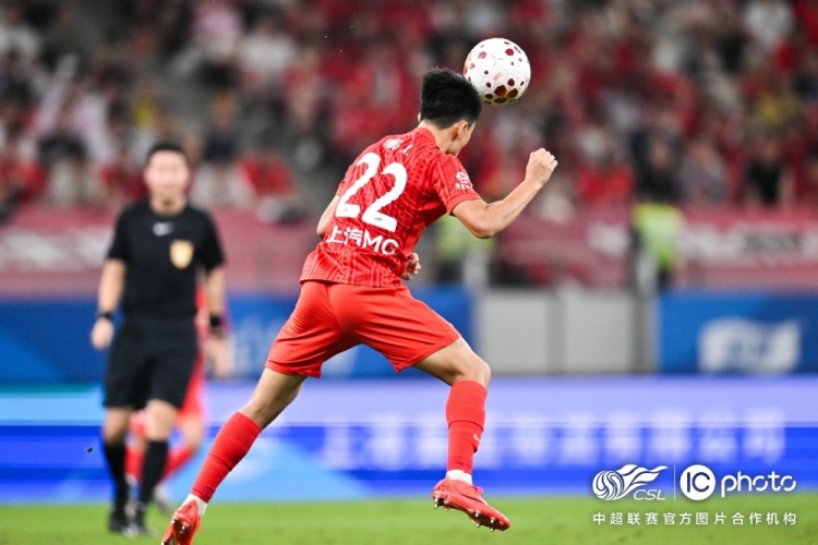 海港三球被吹 主场0-1泰山 海港三球被吹 主场0-1泰山