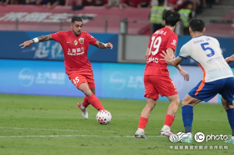 海港三球被吹 主场0-1泰山 海港三球被吹 主场0-1泰山