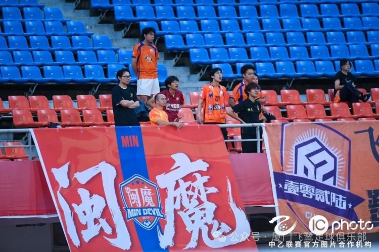 三连败 厦门飞鹭客场1-5不敌成都蓉城B队 三连败 厦门飞鹭客场1-5不敌成都蓉城B队
