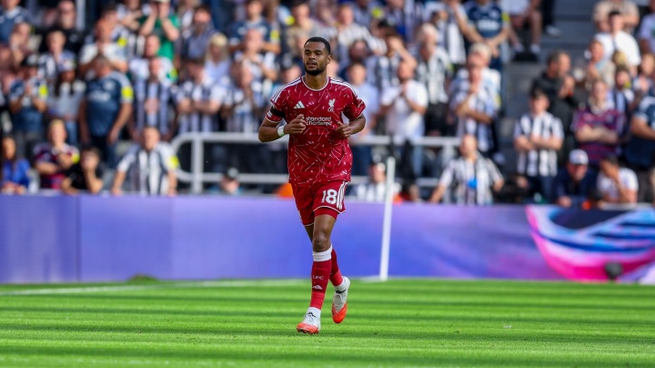 巧了？热刺输纽卡1小时后，加克波决定加盟曼城