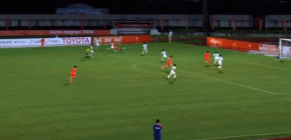 亚运开门红!U23国足2-1逆转朝鲜 37岁吴曦29岁张玉宁均传射建功 亚运开门红!U23国足2-1逆转朝鲜 37岁吴曦29岁张玉宁均传射建功