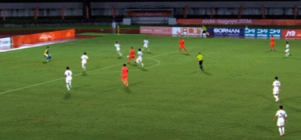 亚运开门红!U23国足2-1逆转朝鲜 37岁吴曦29岁张玉宁均传射建功 亚运开门红!U23国足2-1逆转朝鲜 37岁吴曦29岁张玉宁均传射建功