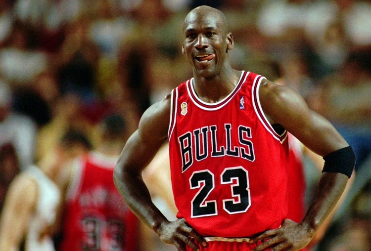 詹姆斯和乔丹谁是GOAT？格里芬：我认为是乔丹 他的生涯最辉煌