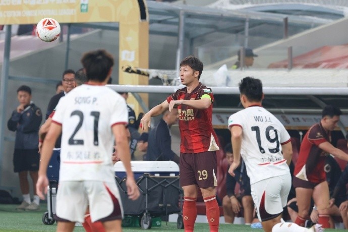 陈涛:很遗憾没延续主场连胜,足球比赛把握不住机会就会被惩罚 陈涛:很遗憾没延续主场连胜,足球比赛把握不住机会就会被惩罚