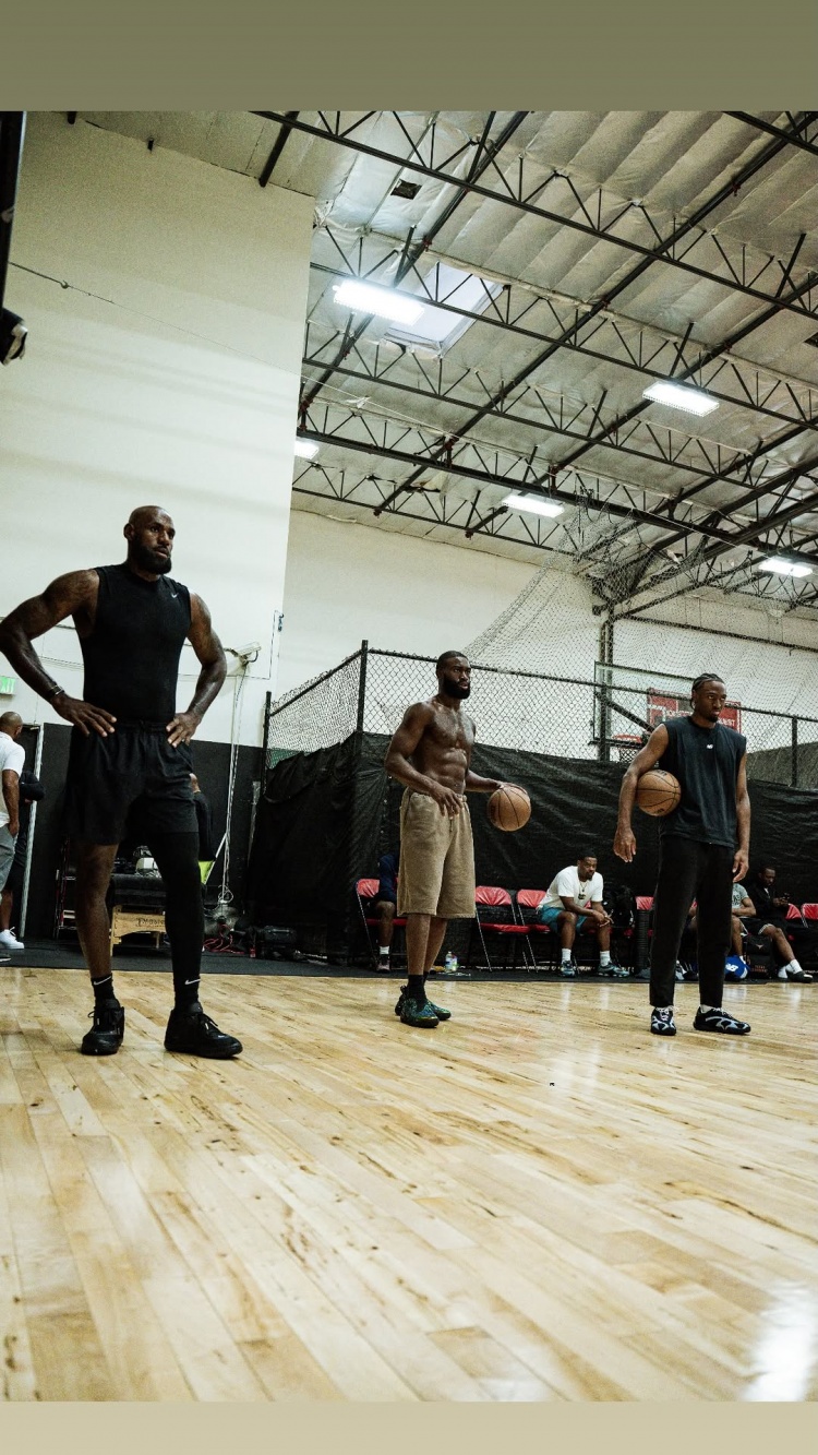 马克西：之前和詹姆斯训练都是各自练技术 今夏大量演练战术配合
